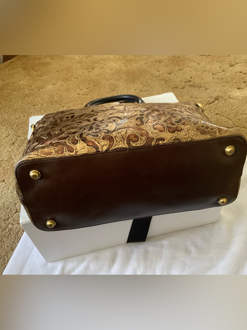 VGUC large Brahmin Gold/bronze Embossed Leather Satchel Handbag! - Picture 3 of 4
